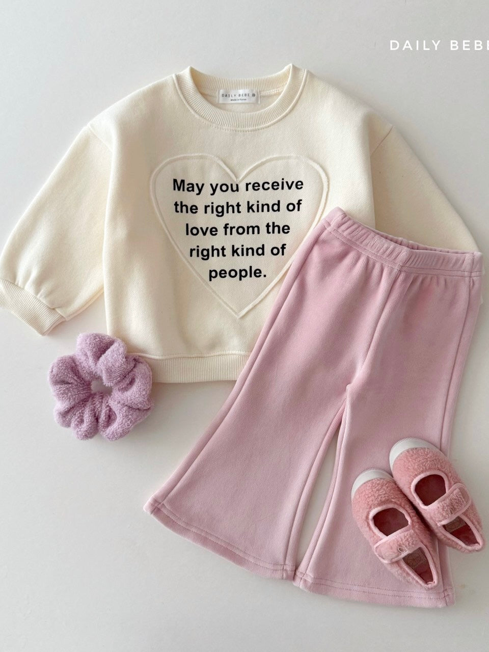 Heart patch sweatshirt