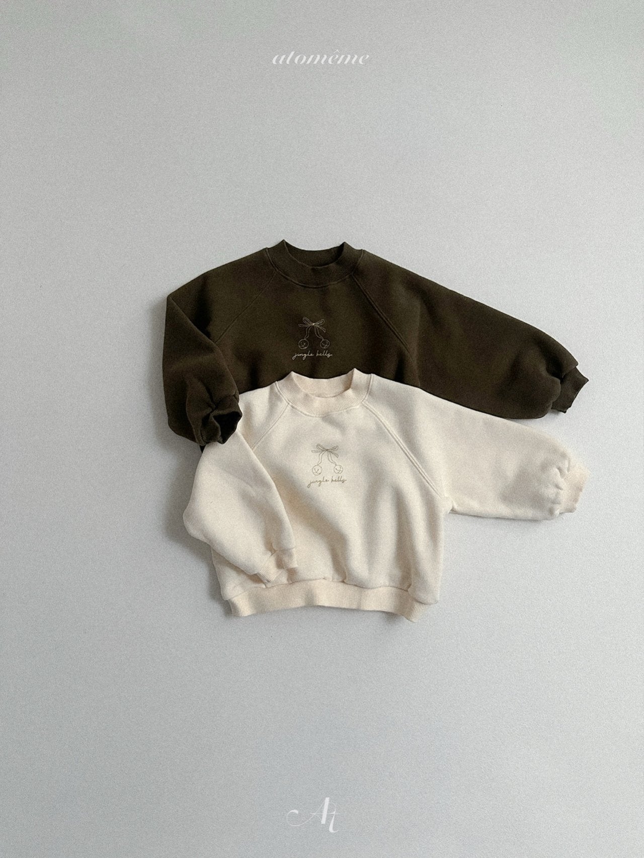 Ribbon bell sweatshirt