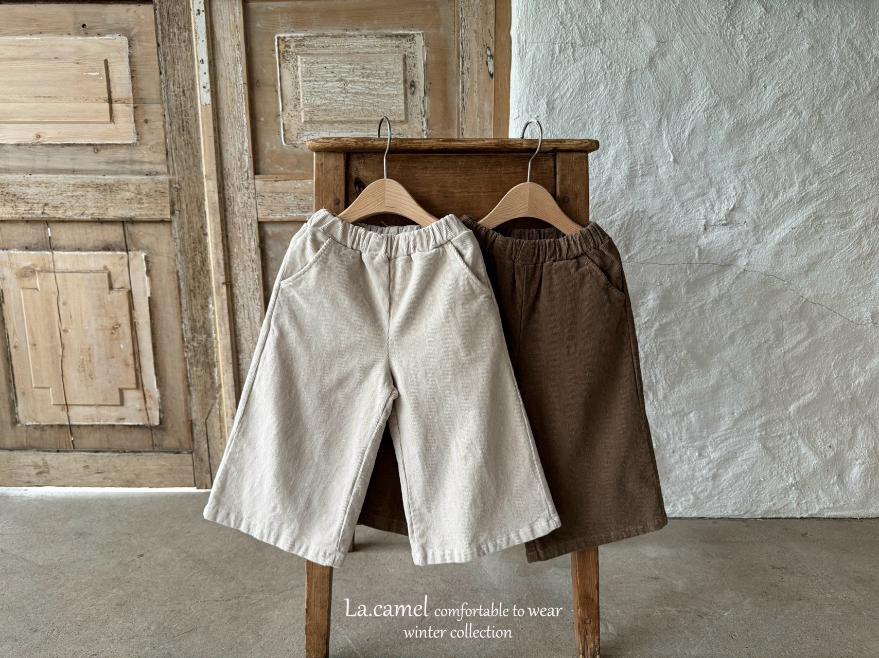 Wide corduroy span pants