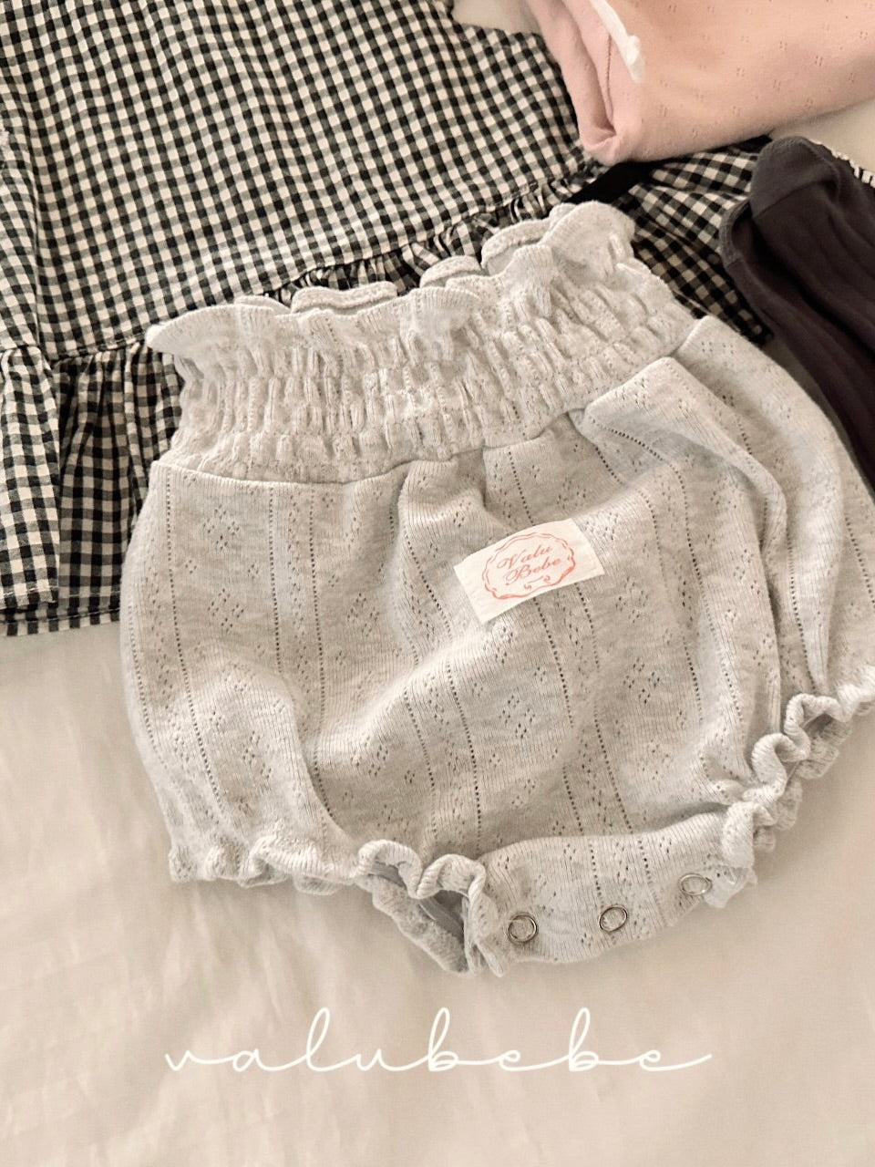 Eyelet smocking bloomer