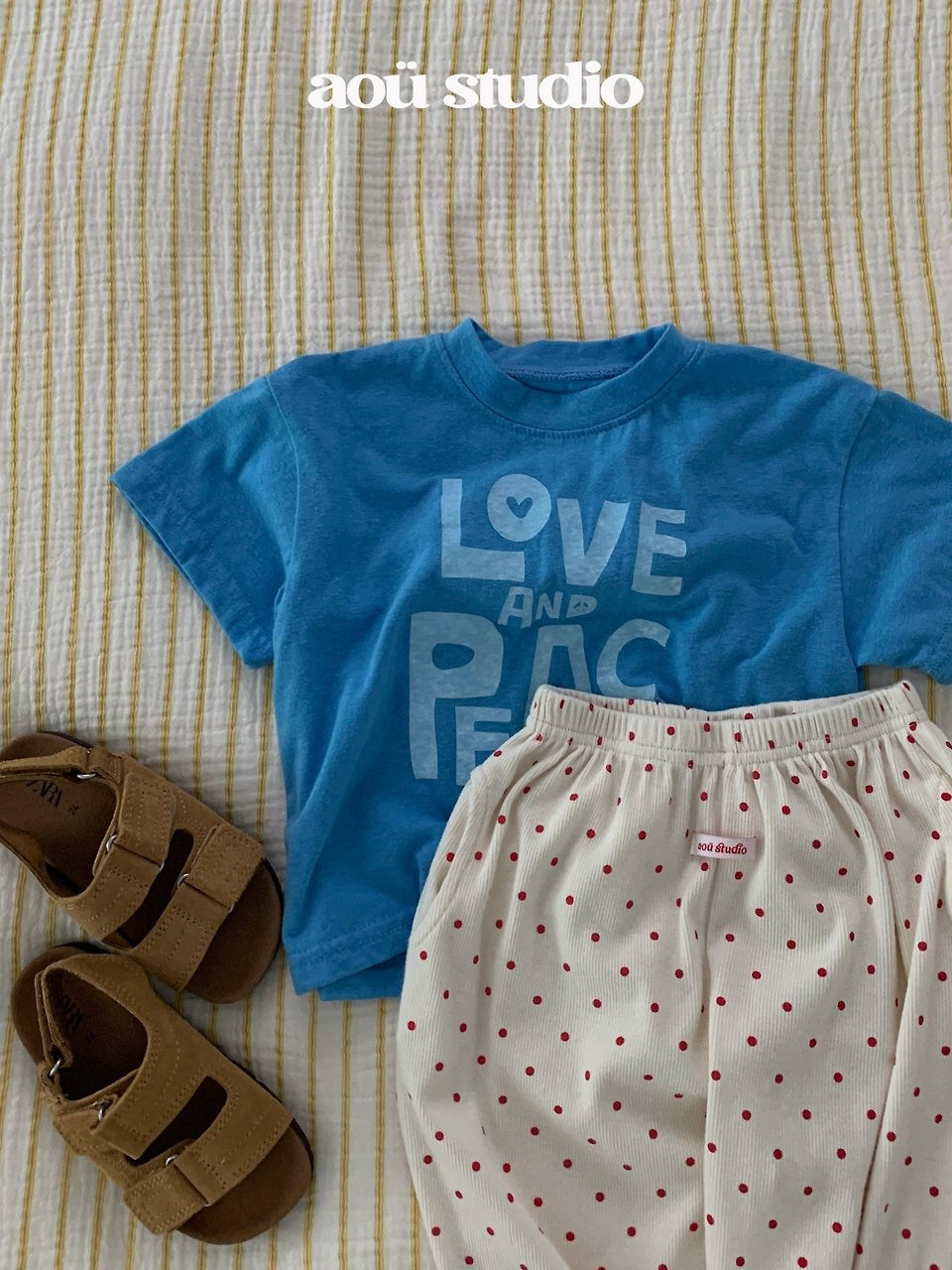 Love & peace T
