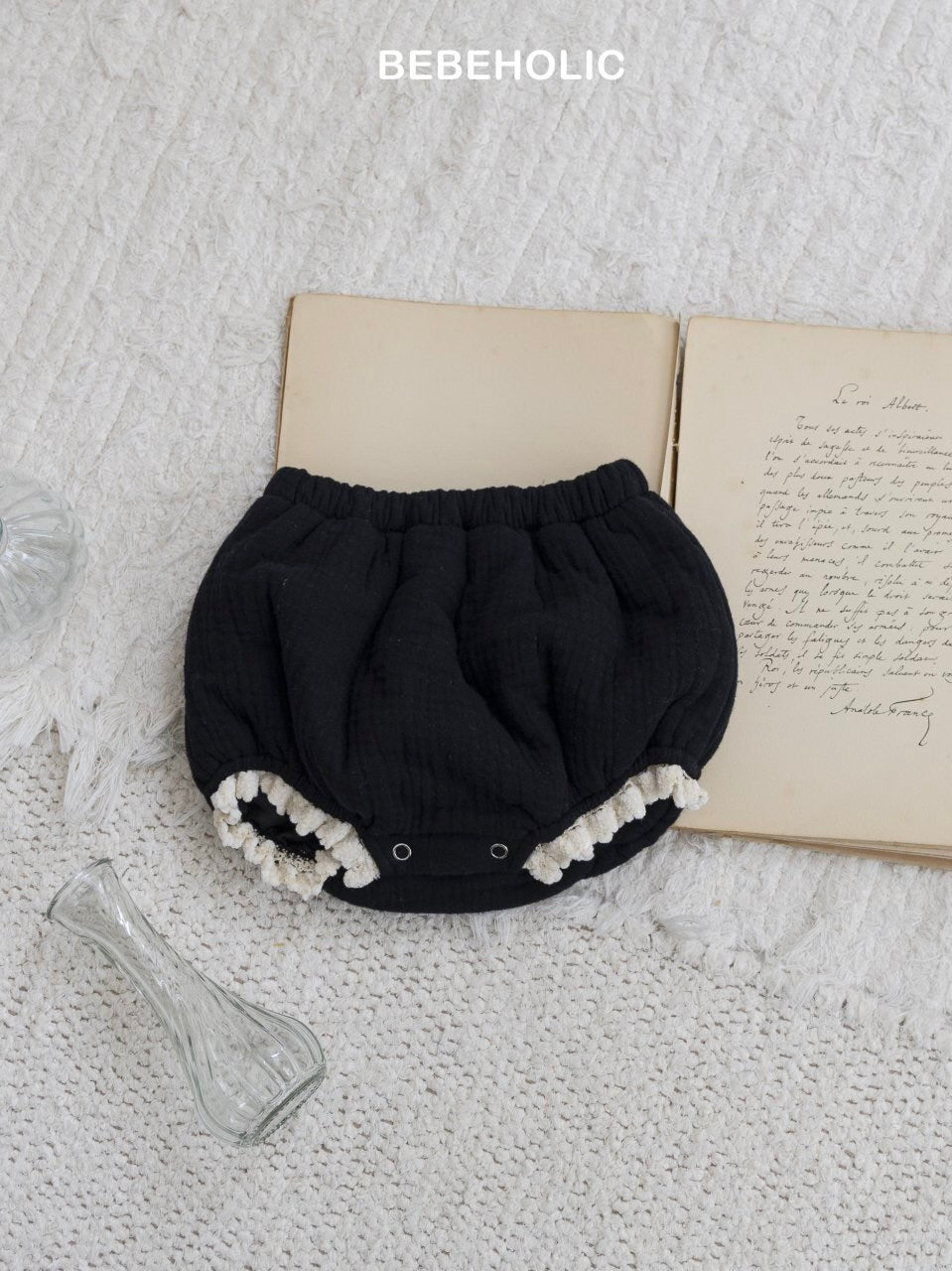 Lace pumpkin bloomer