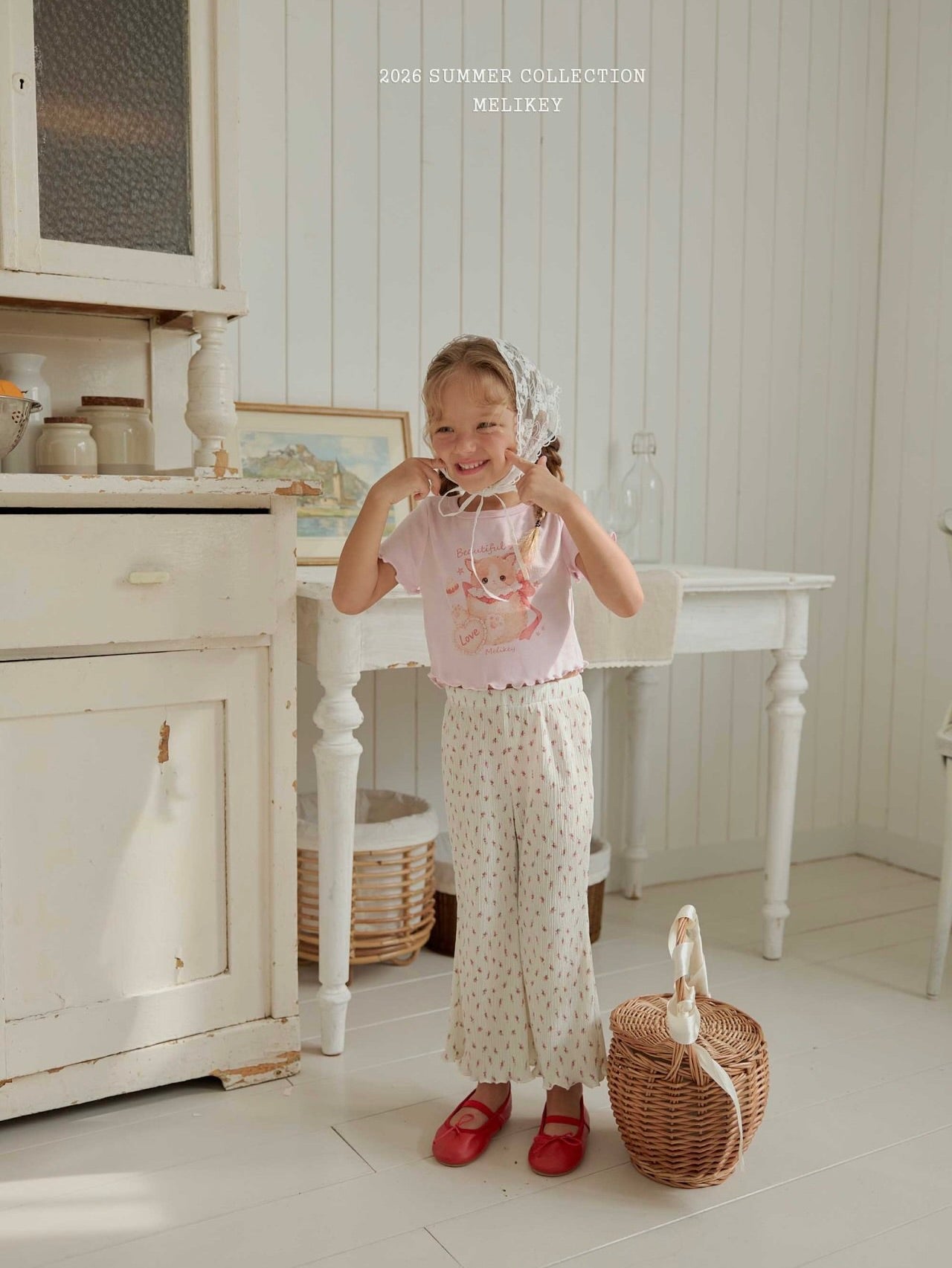 Floral pleated pants