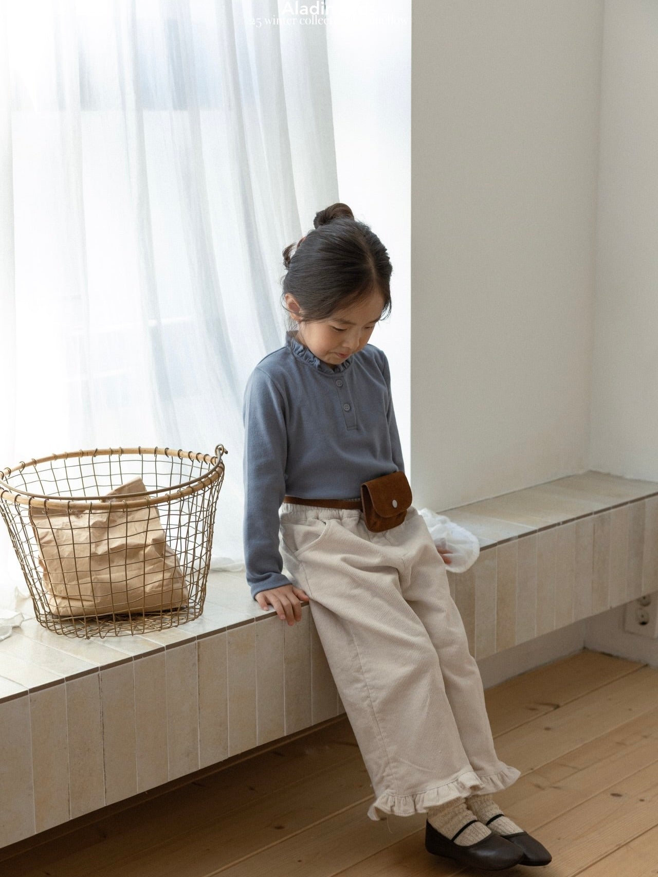 Frill straight pants