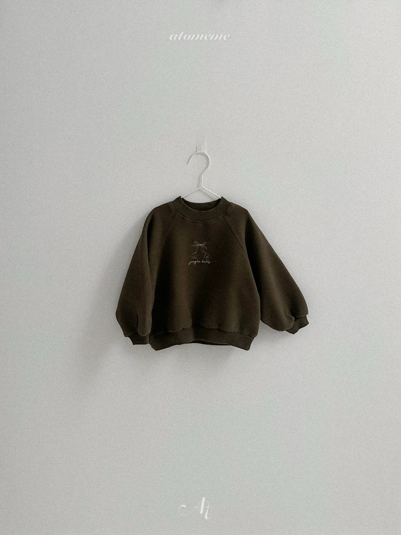 Ribbon bell sweatshirt