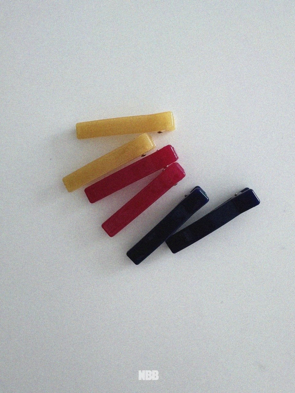 Colored hair clip set (2 pieces)