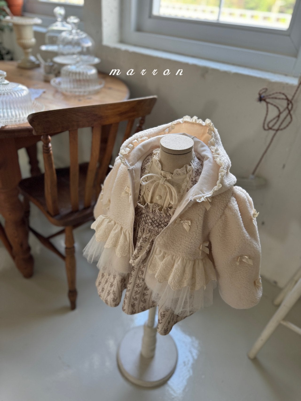 Ribbon hooded zip up