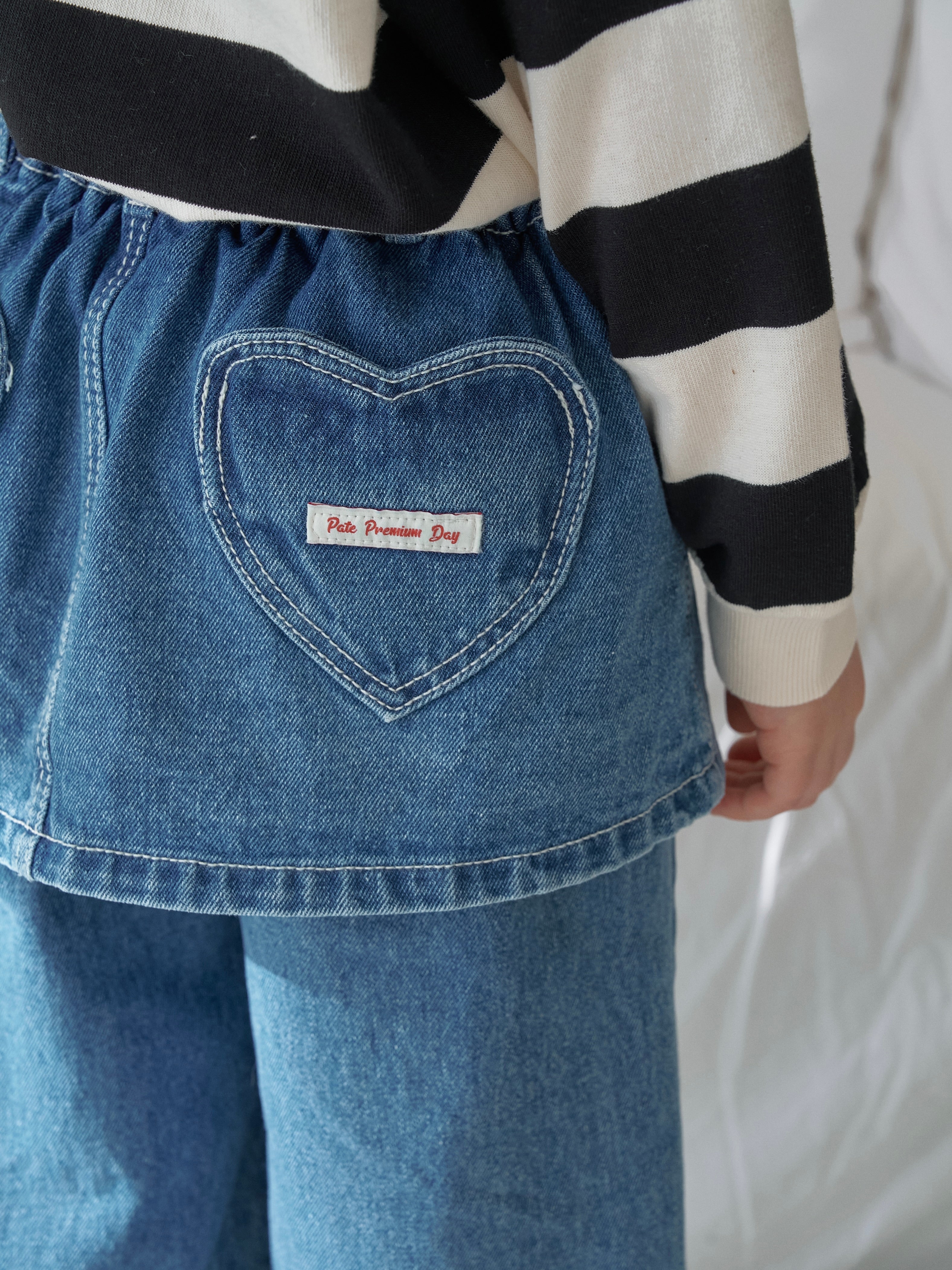 Heart label jeans