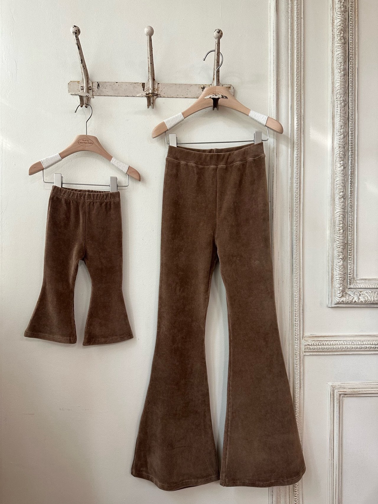 Golden bootcut pants (mom size)