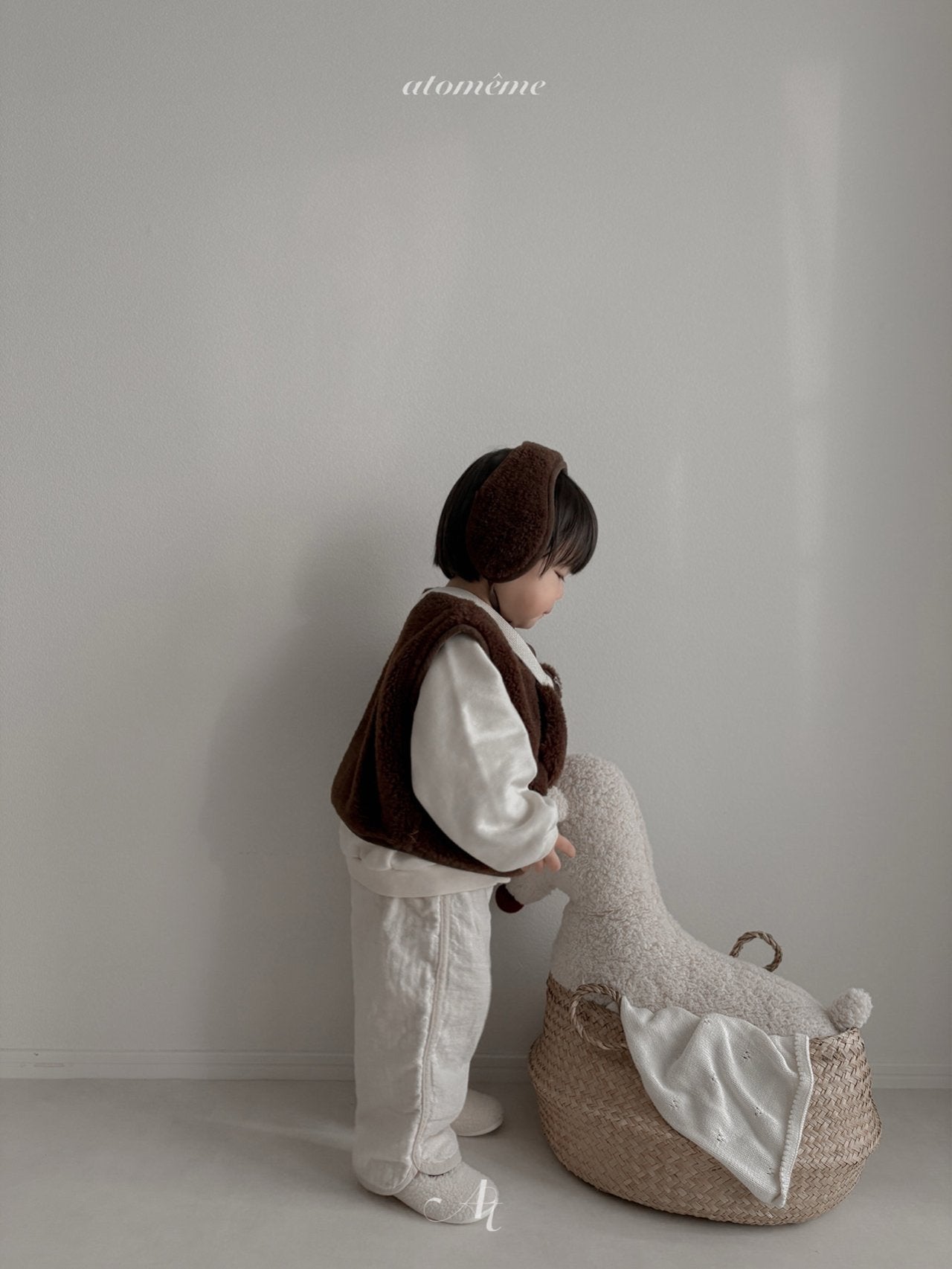 Ribbon bell sweatshirt