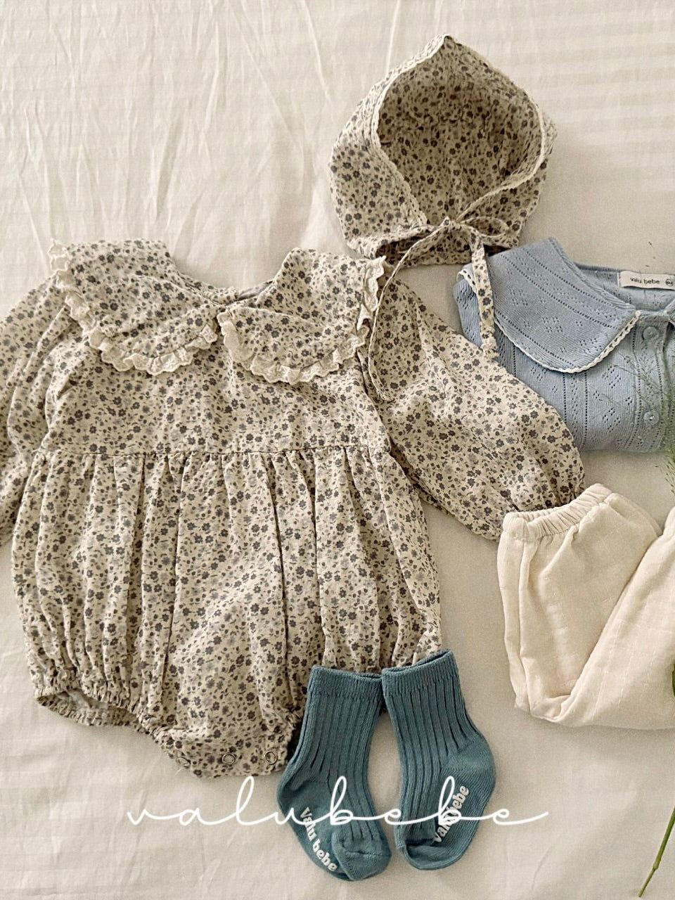 Small flower rompers