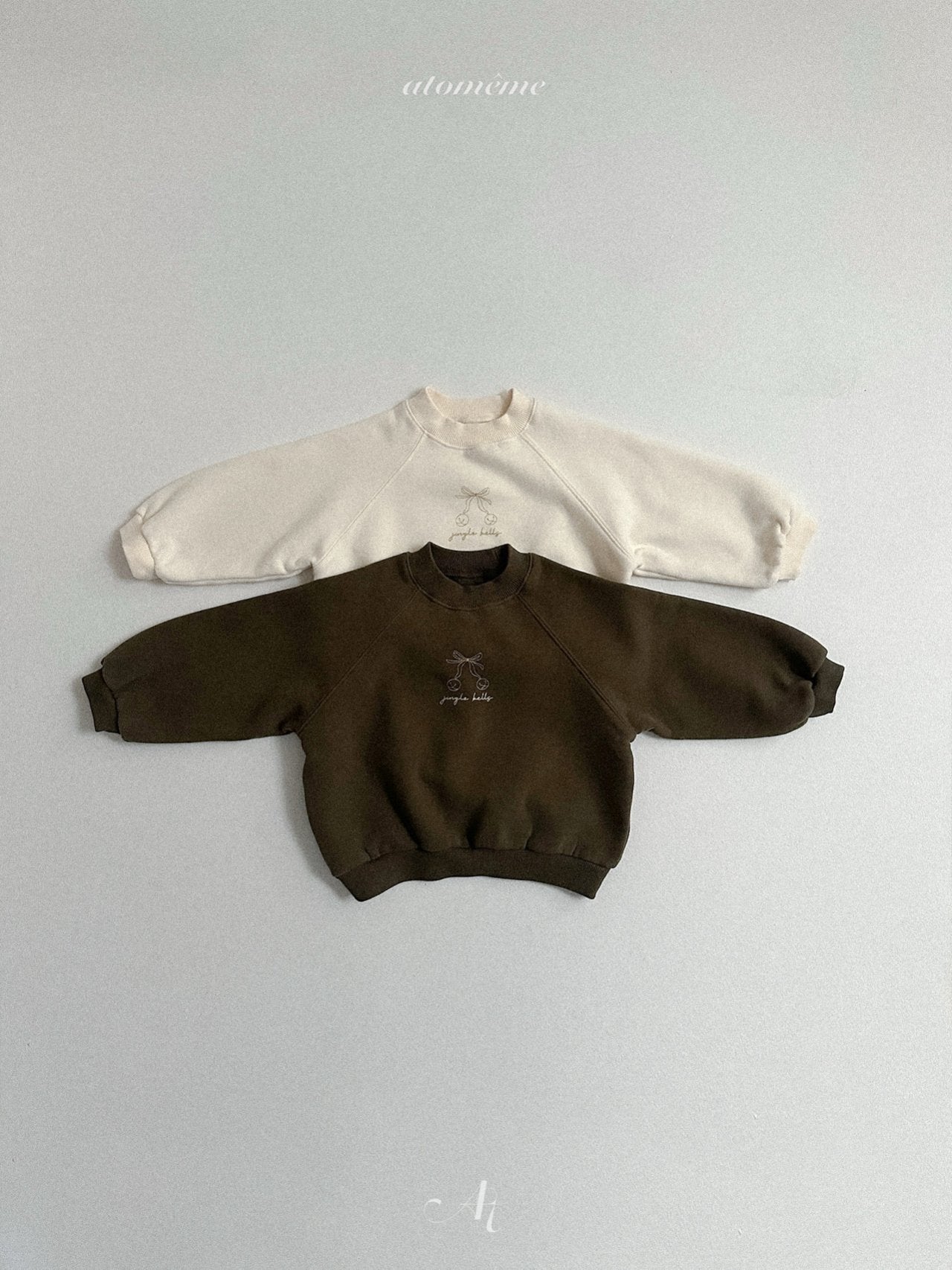 Ribbon bell sweatshirt