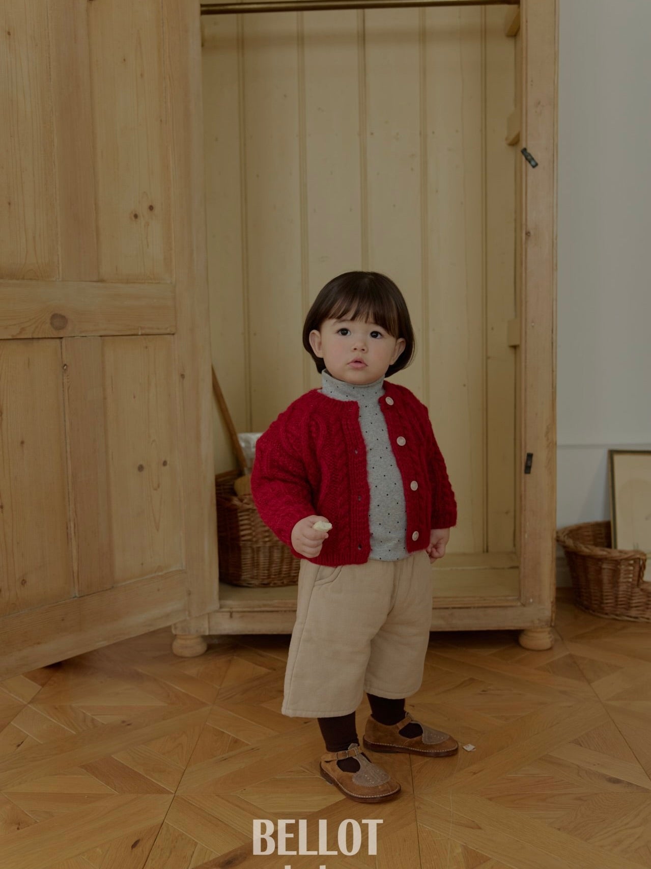 Bebe dot half neck T