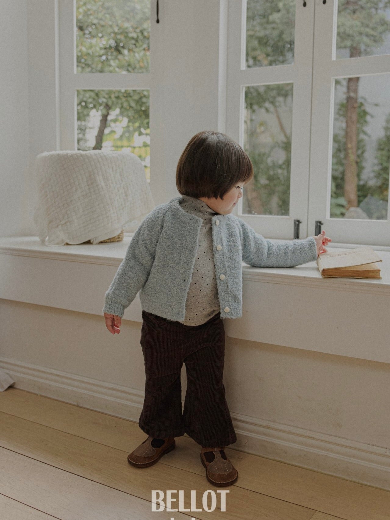 Bebe dot half neck T