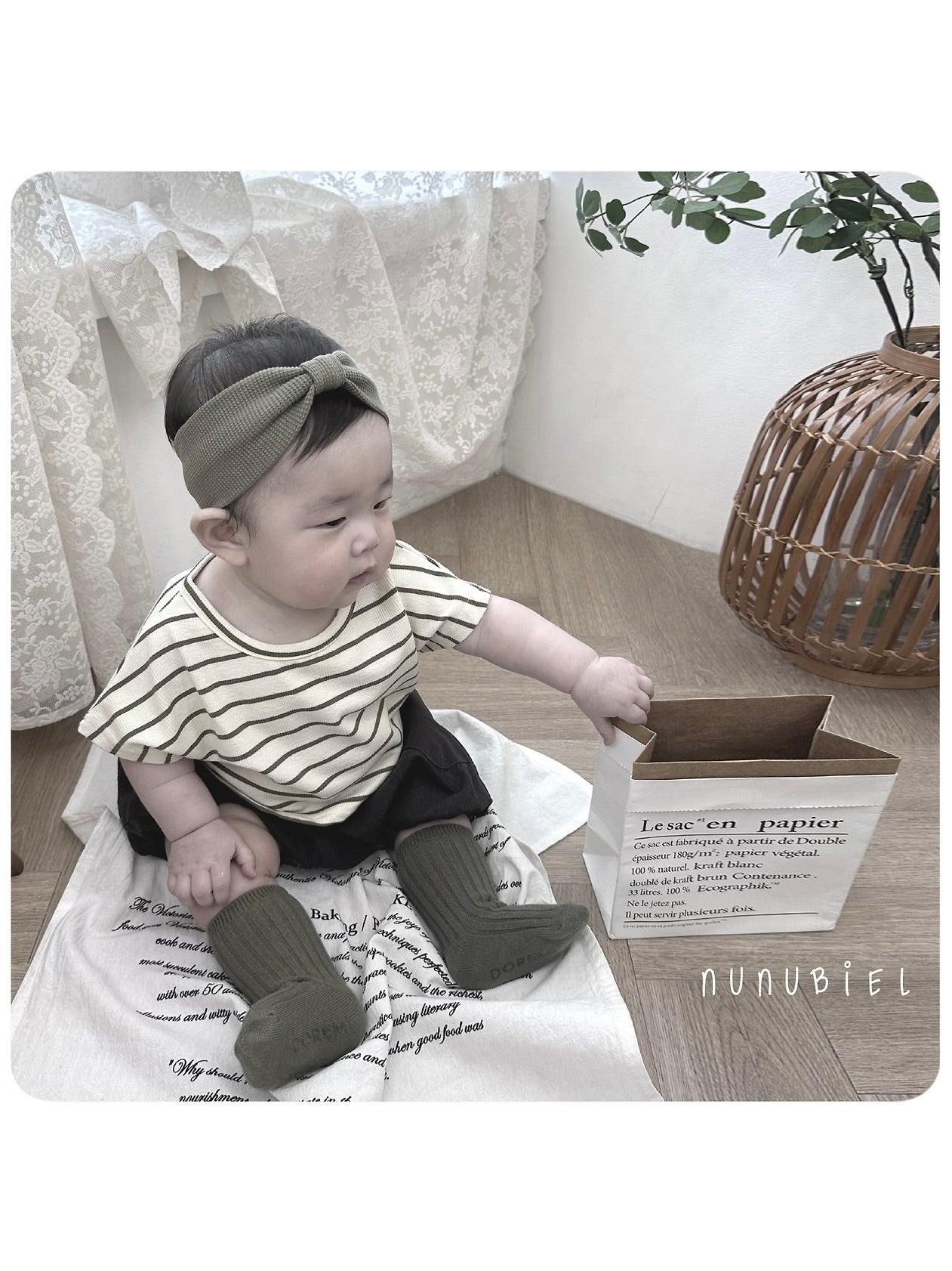 Bebe modern T shirts