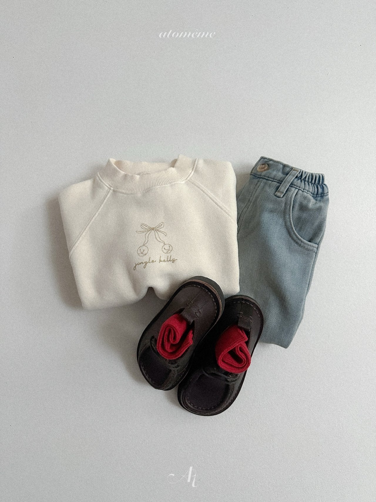 Ribbon bell sweatshirt