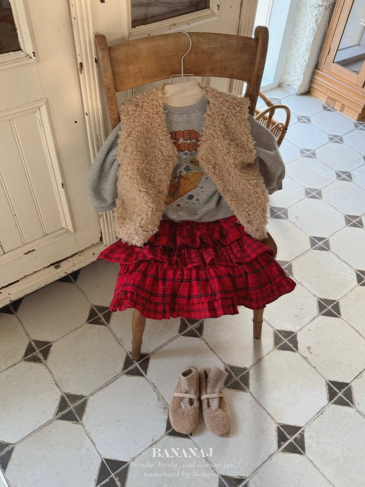 Soft reversible vest