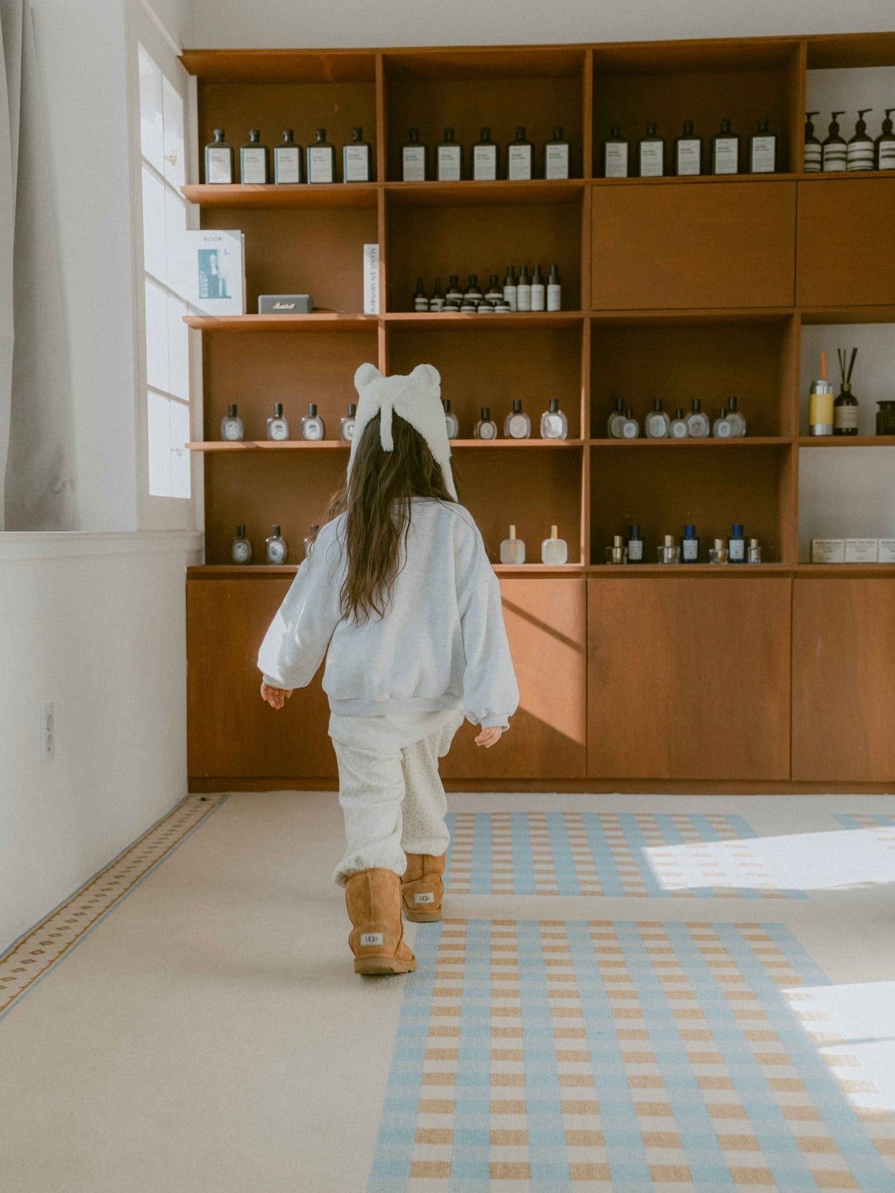 Flower boa jogger pants