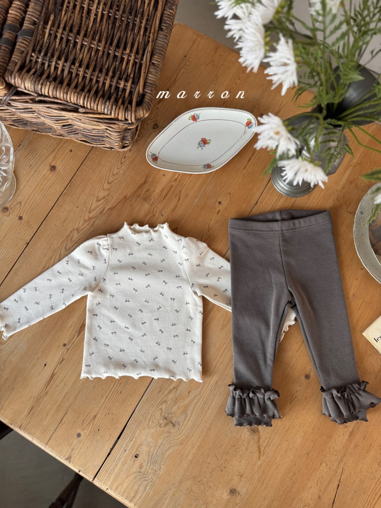 Fleece frill leggings