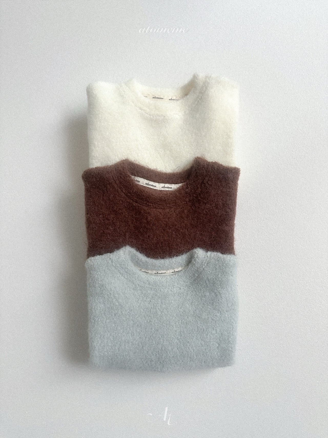 Knit sweatshirt