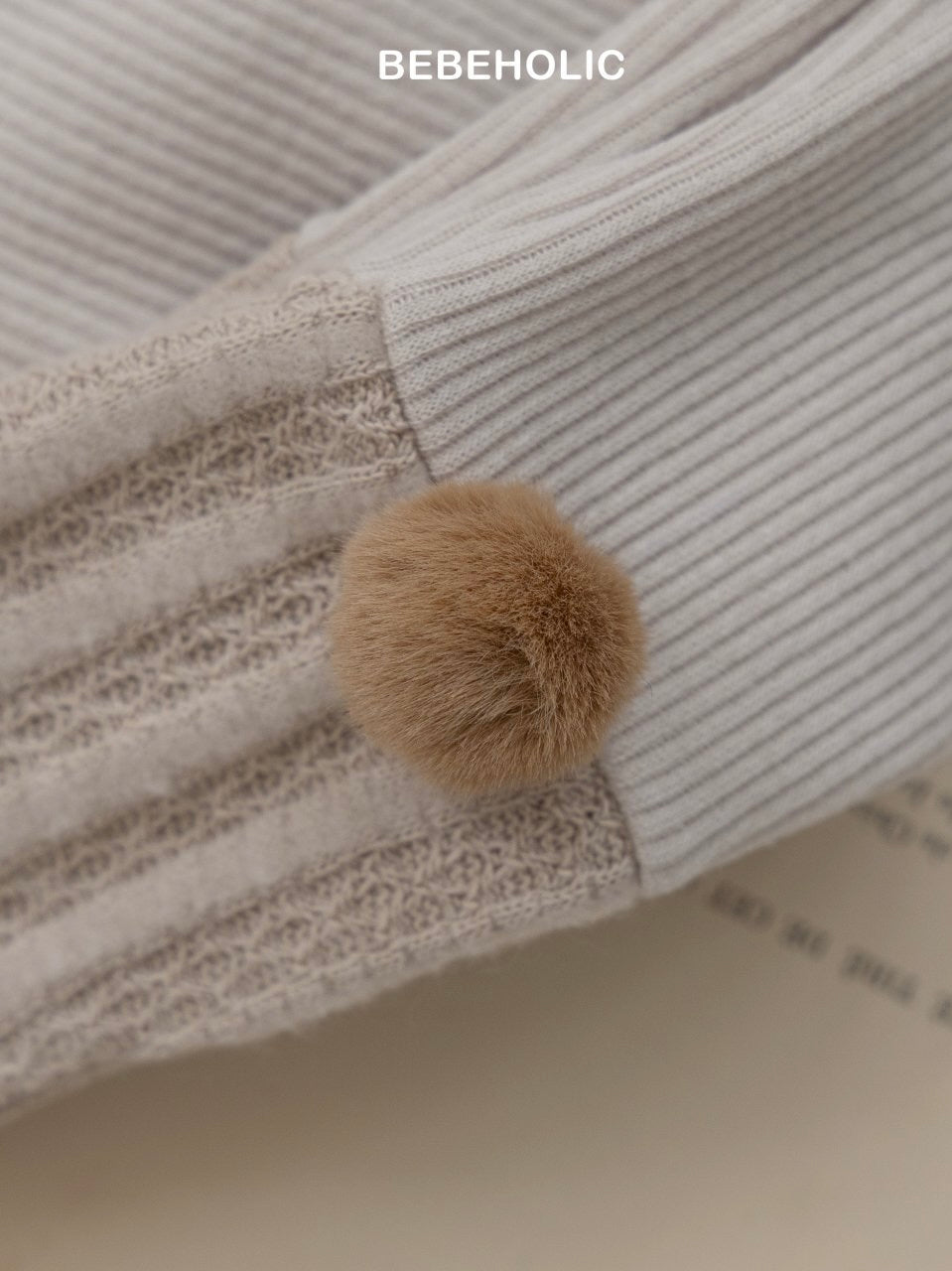 Pom pom texture leggings