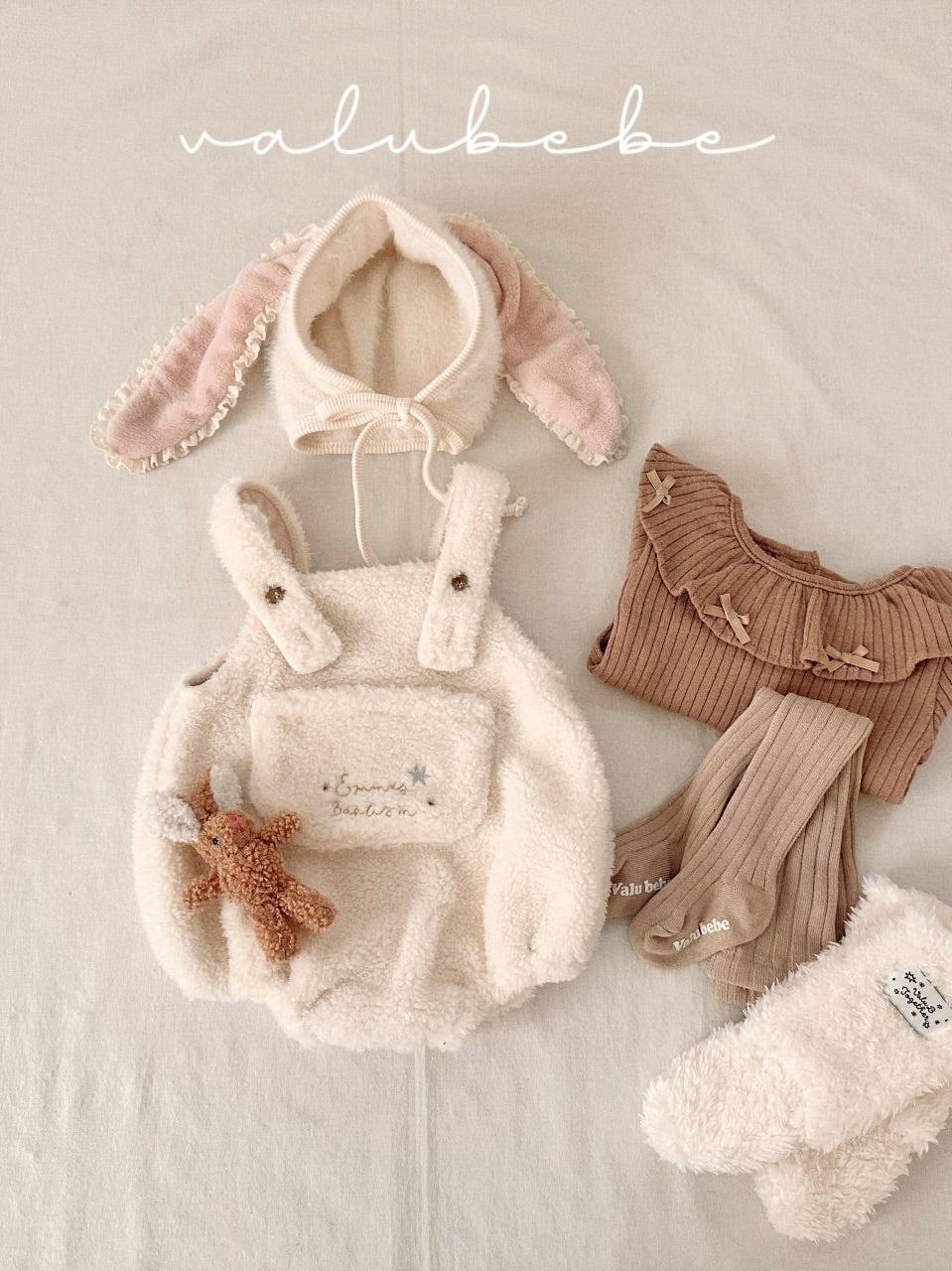 Fluffy suspender rompers (baby)