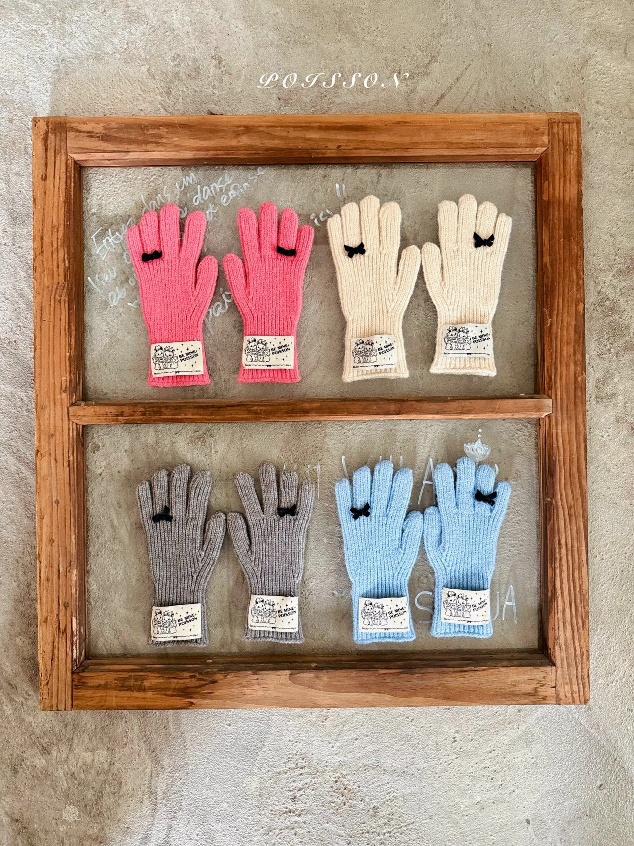 Ribbon winter gloves