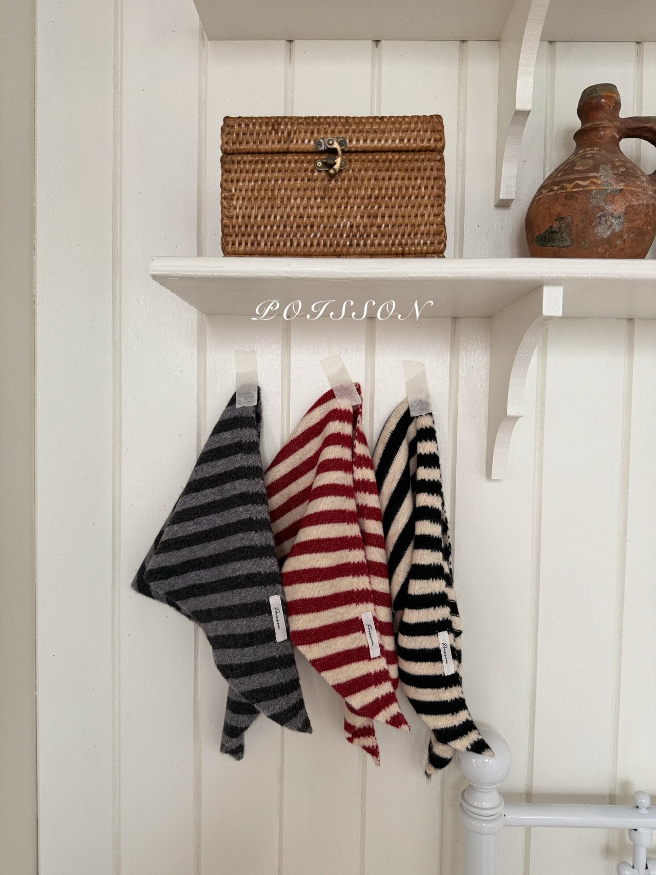 Striped knit scarf