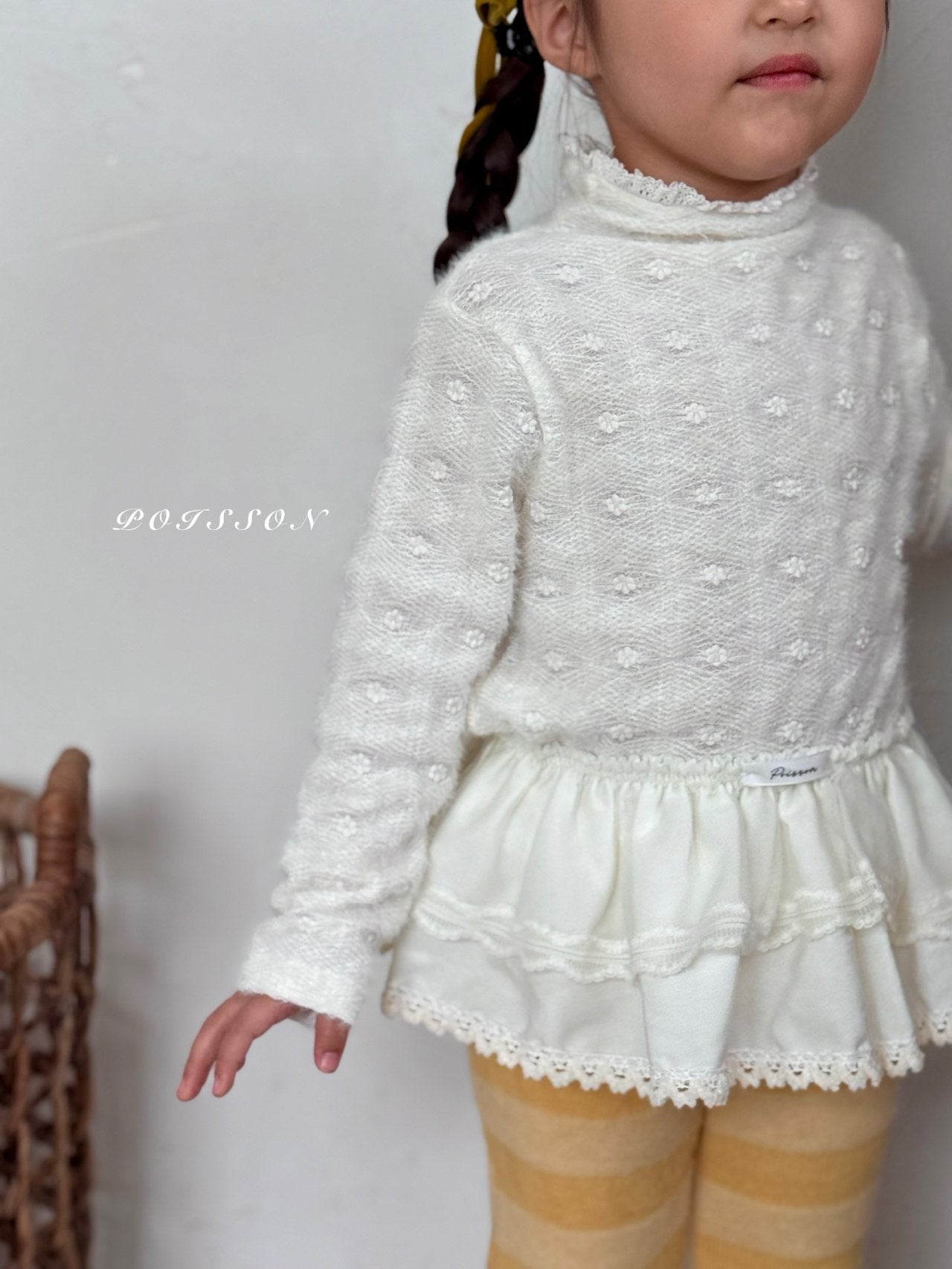 Winter lace half neck T