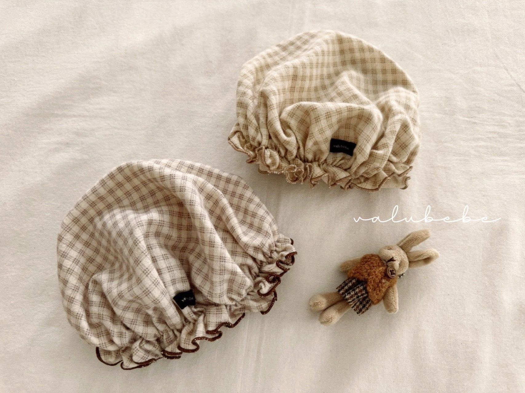 Peach check bonnet hat