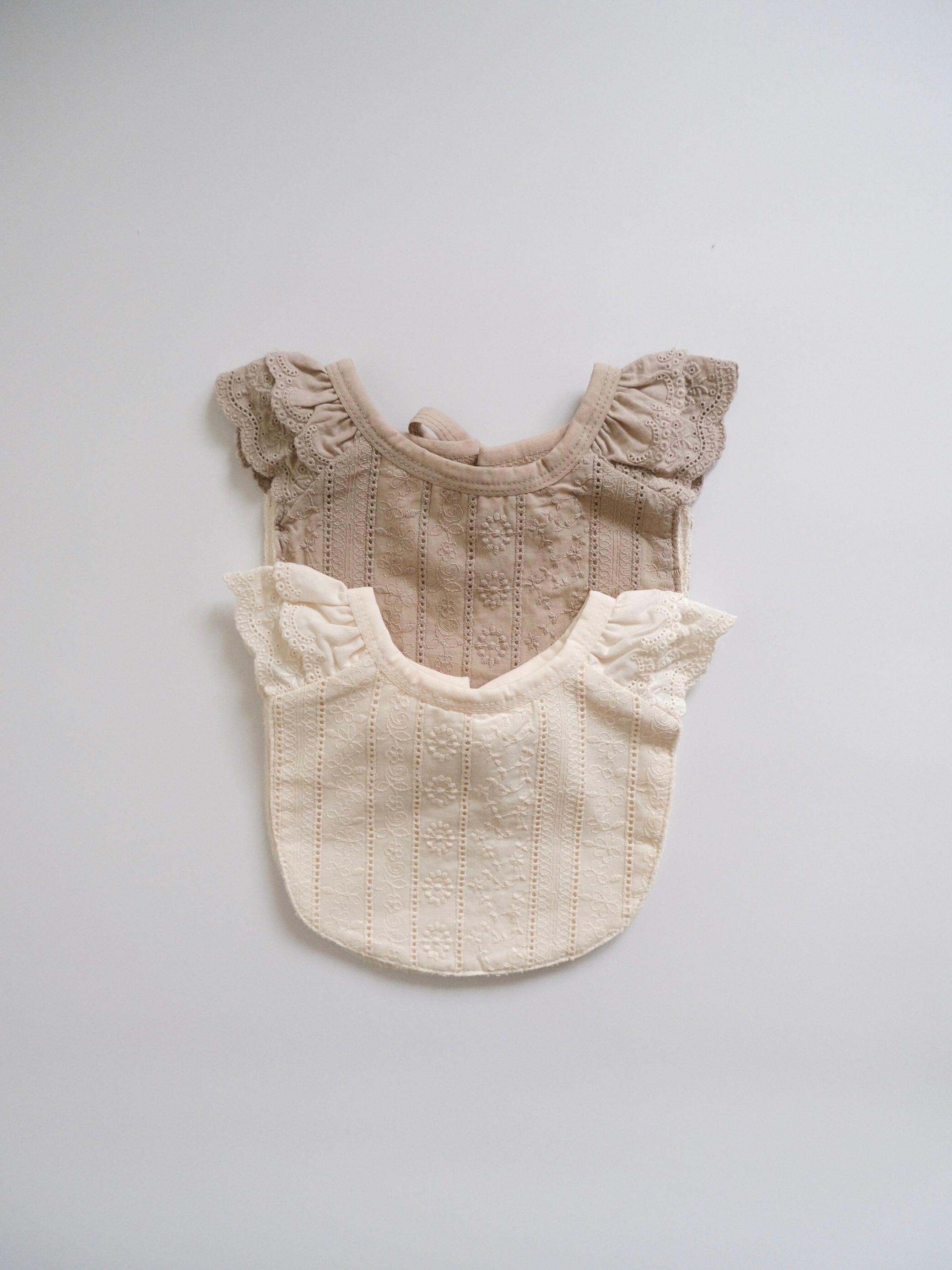 Lily bib