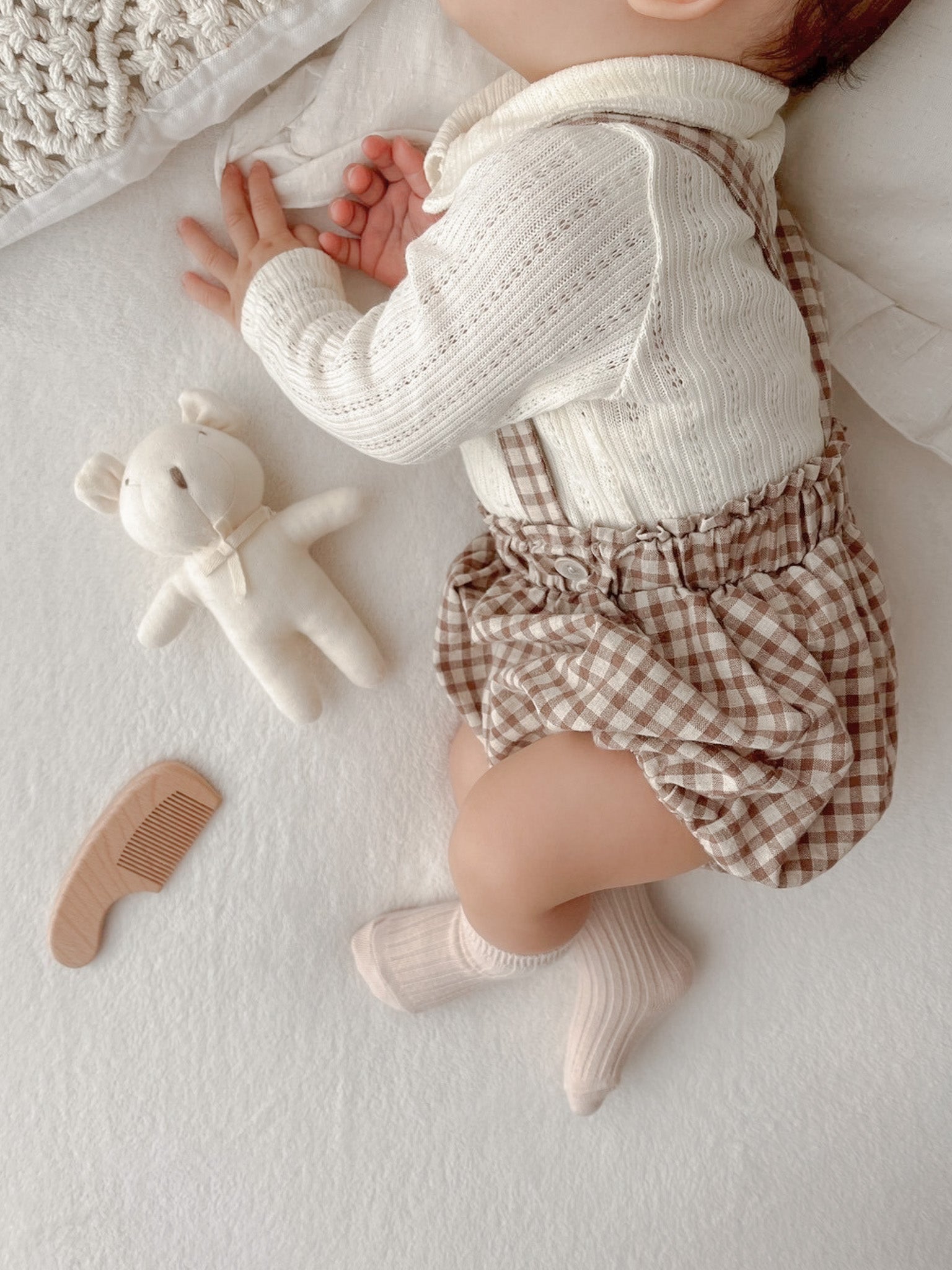 Eyelet soft collar T