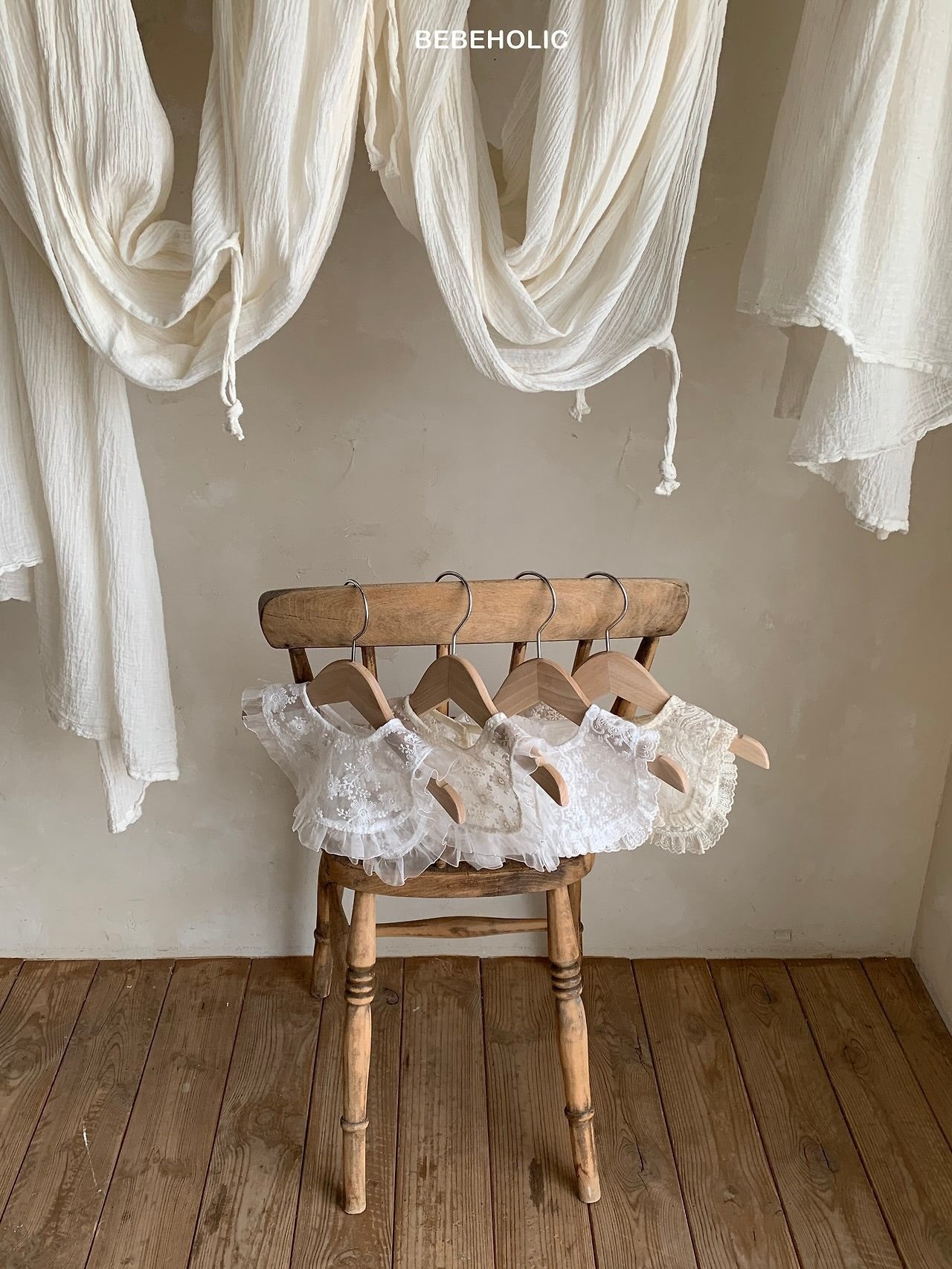 Lace frill cape