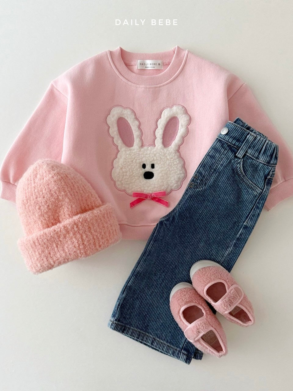 Fluffy ribbon sweatshirt