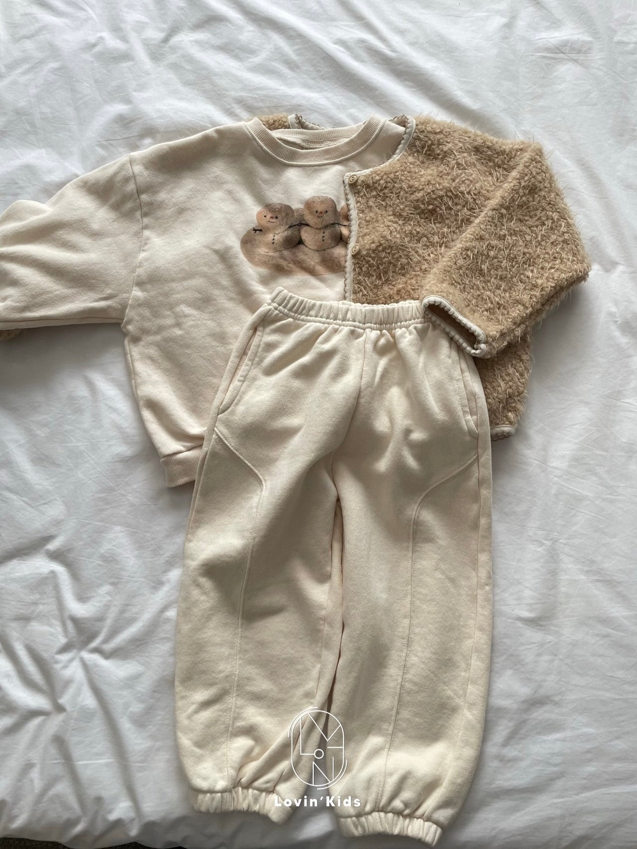 Snow friends fleece sweatshirt