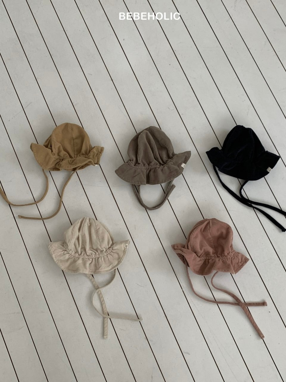 Mini corduroy bucket hat