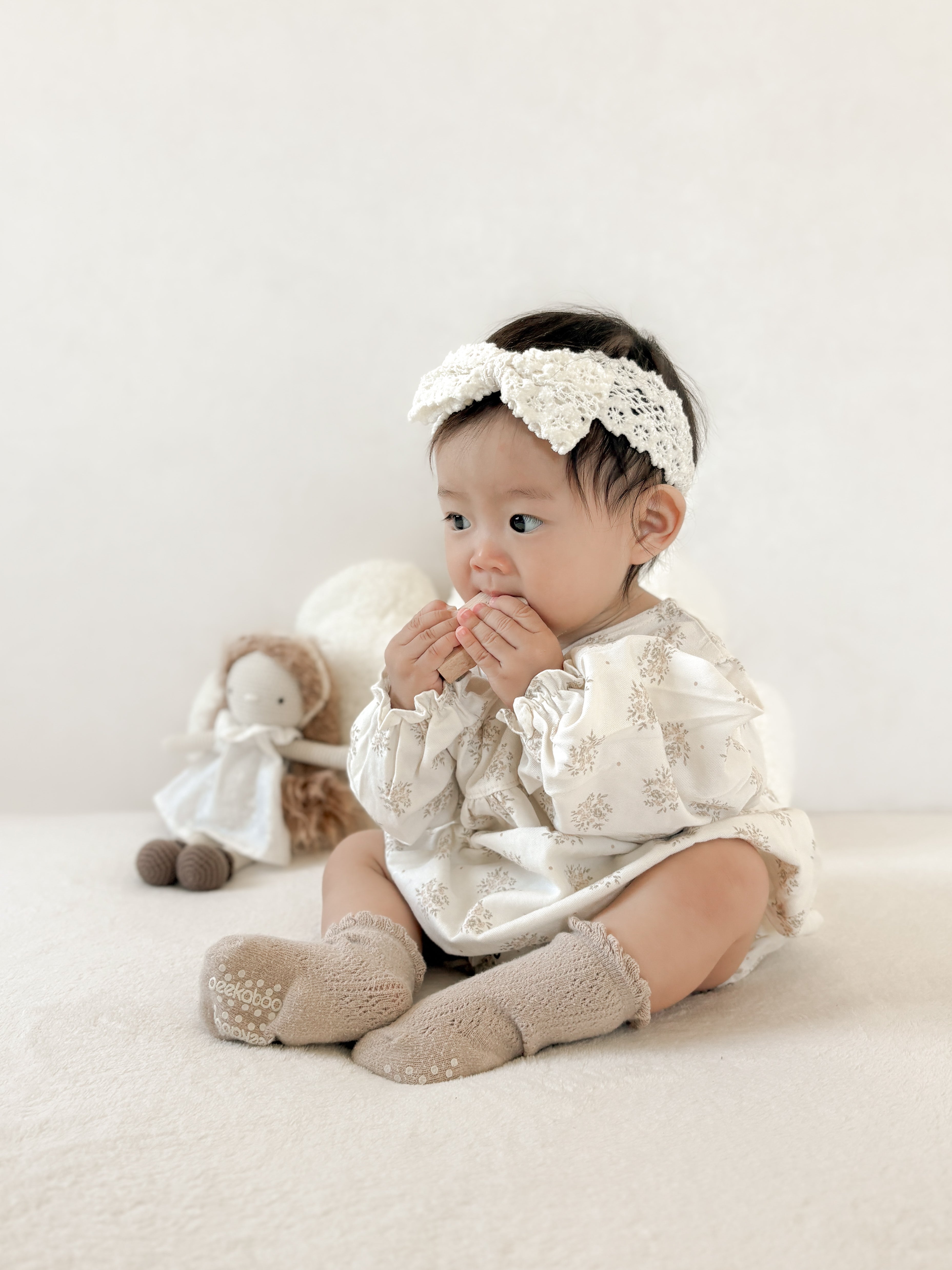 Milk ribbon hairband