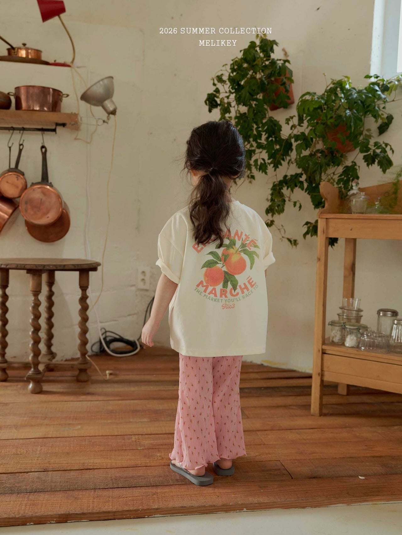 Floral pleated pants