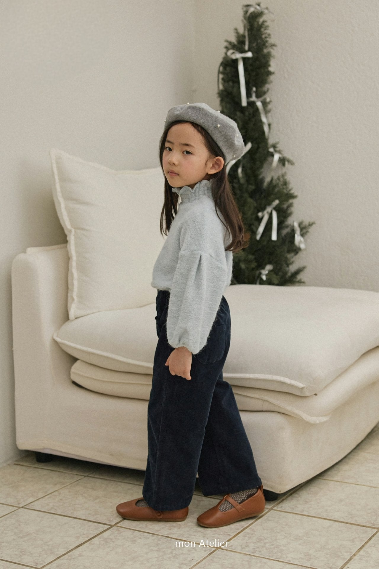 Frill corduroy pants