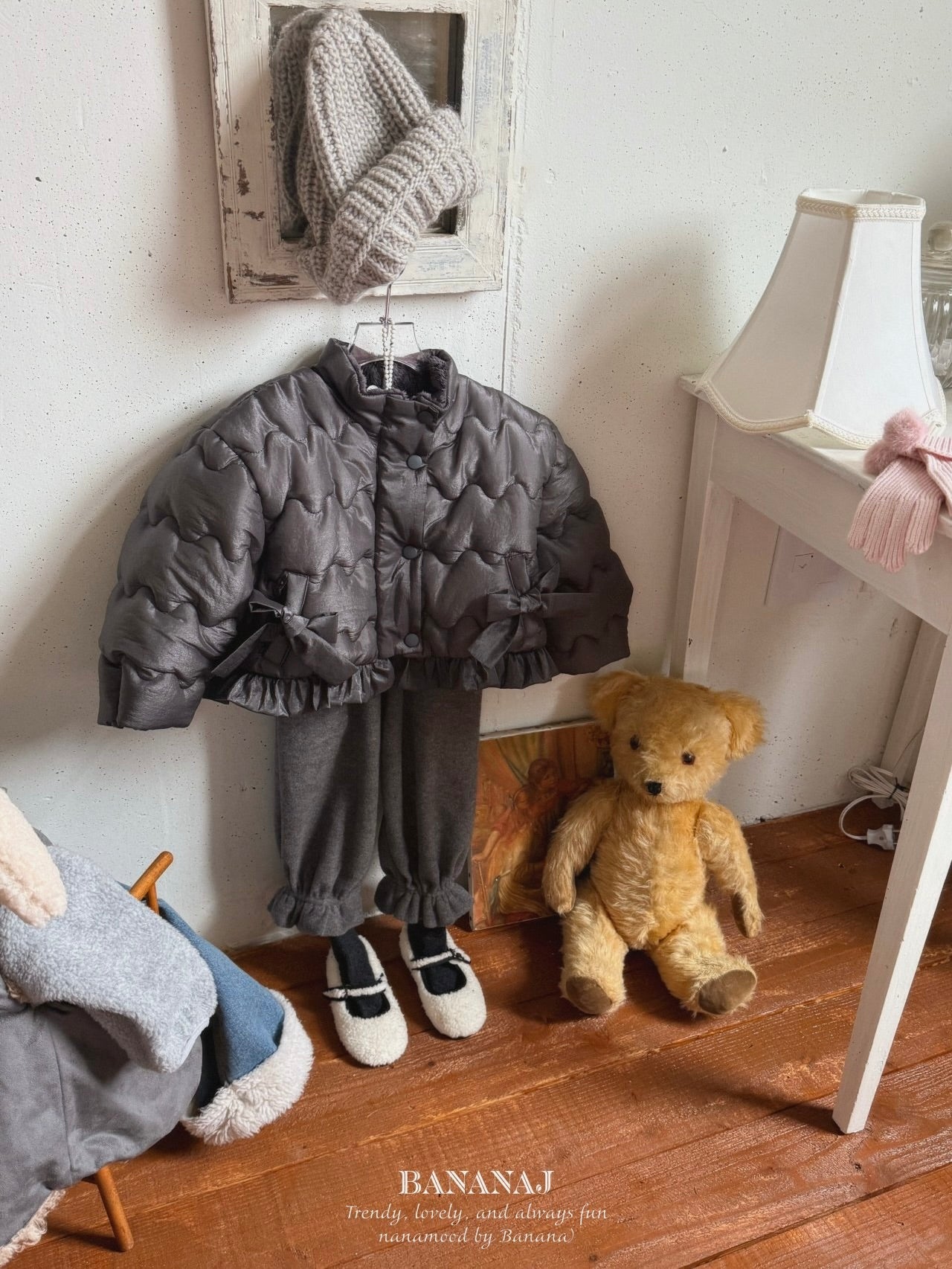 Ribbon padding jacket