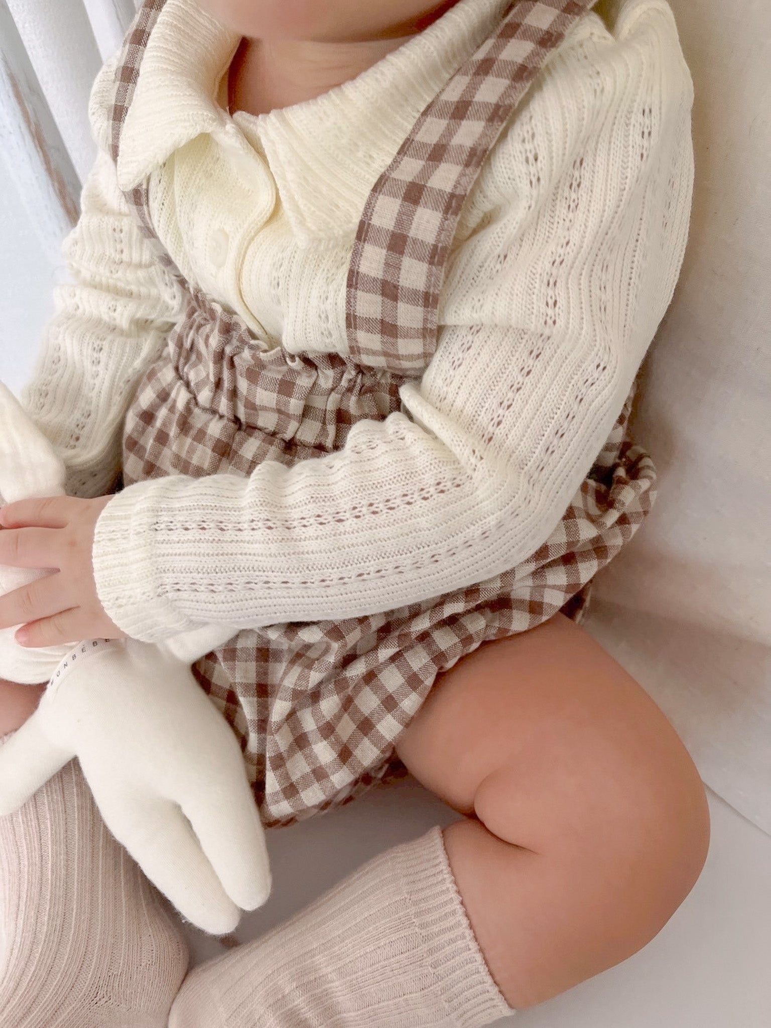 Eyelet soft collar T