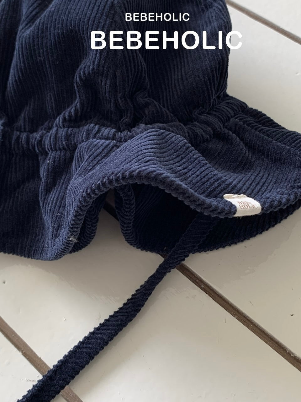 Mini corduroy bucket hat