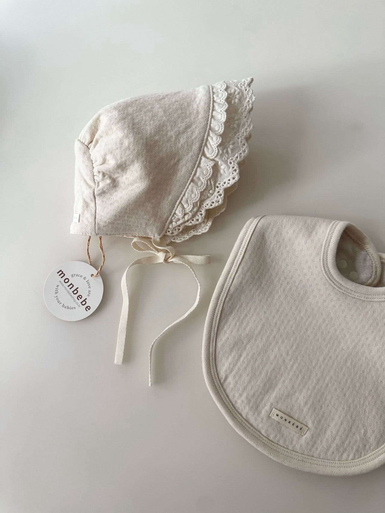Noah double frill bonnet