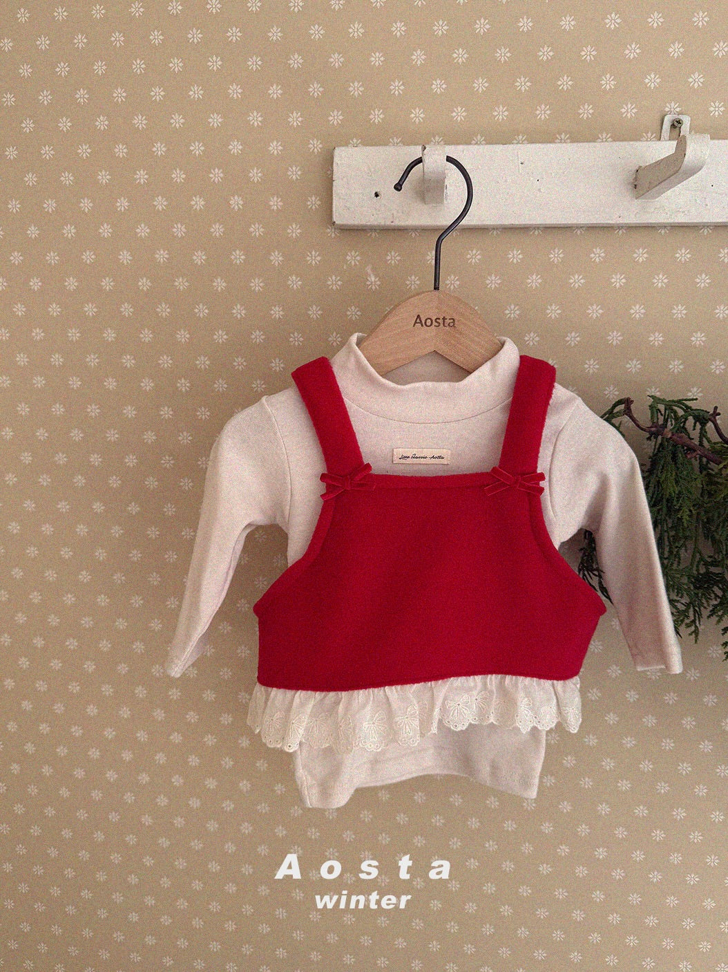 Winter ribbon vest
