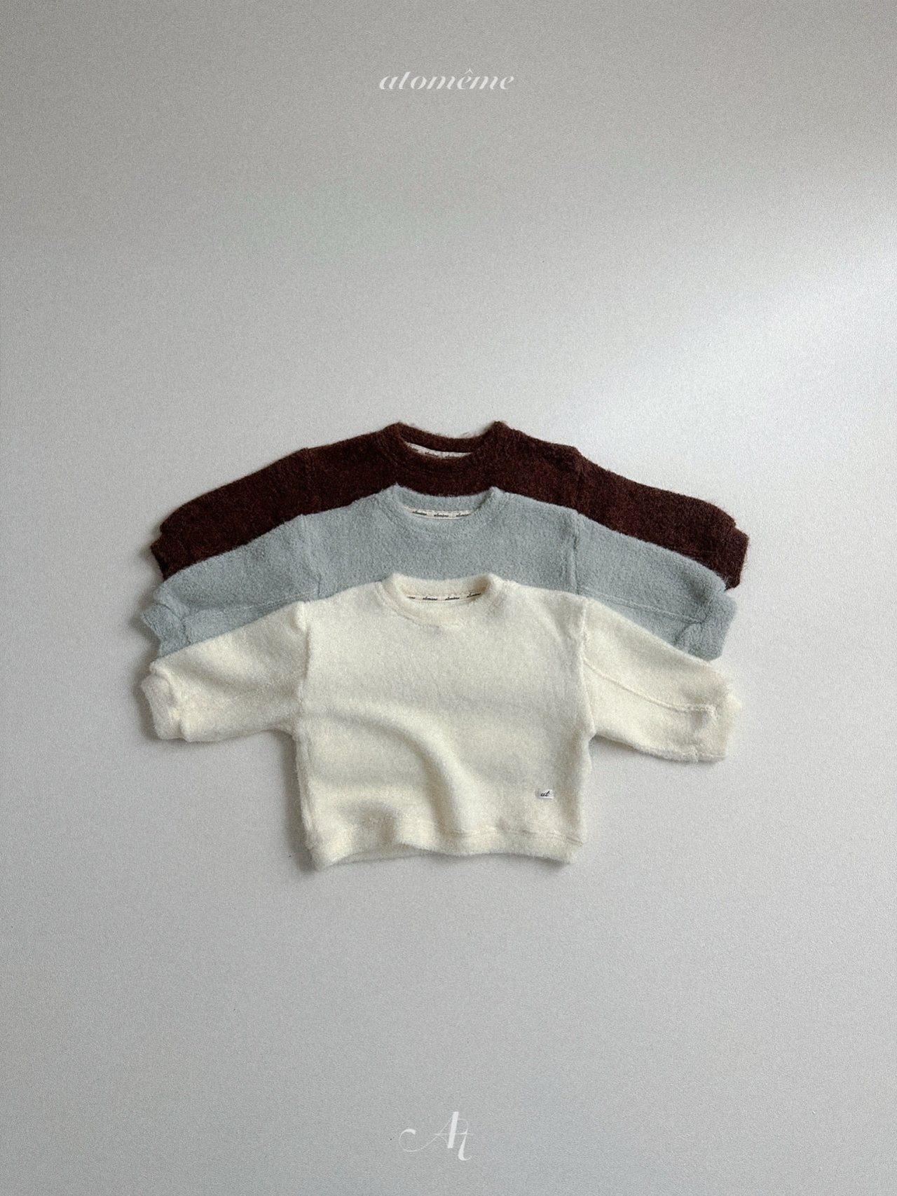 Knit sweatshirt