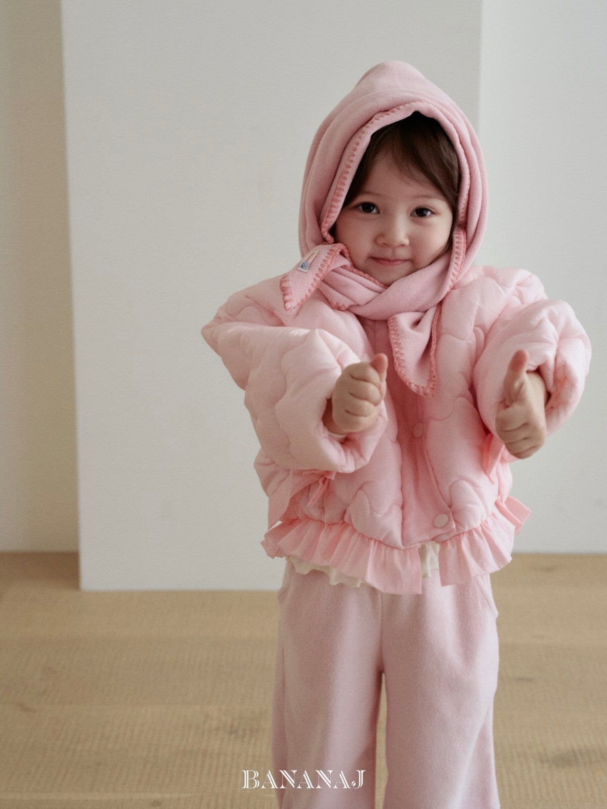 Ribbon padding jacket