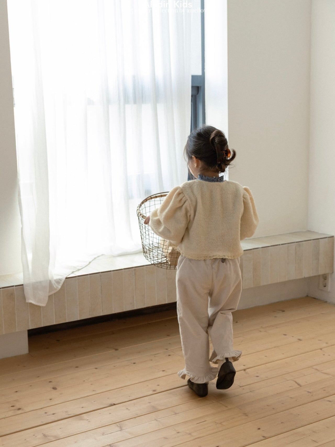 Frill straight pants