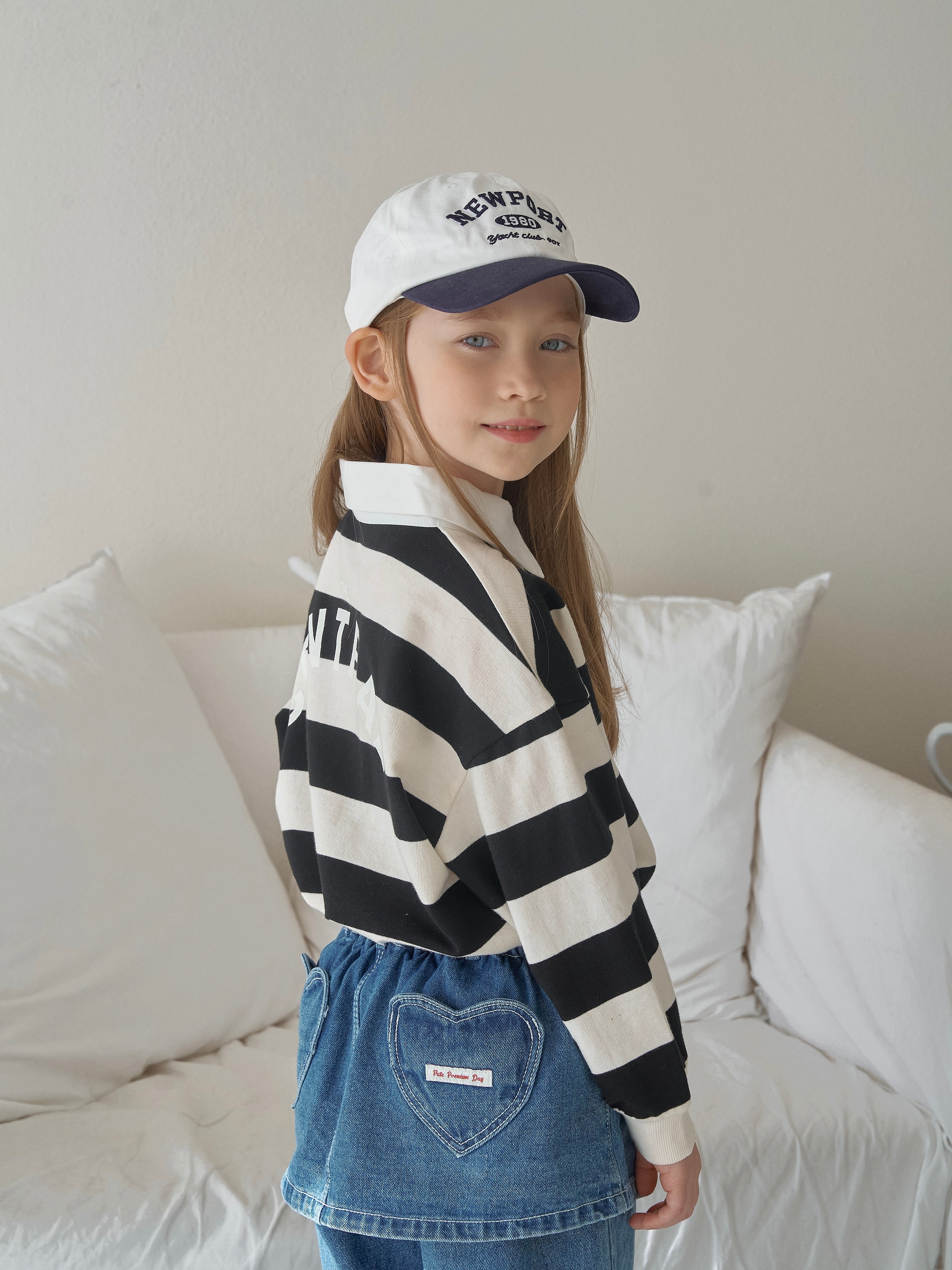 Stripe collar sweatshirt