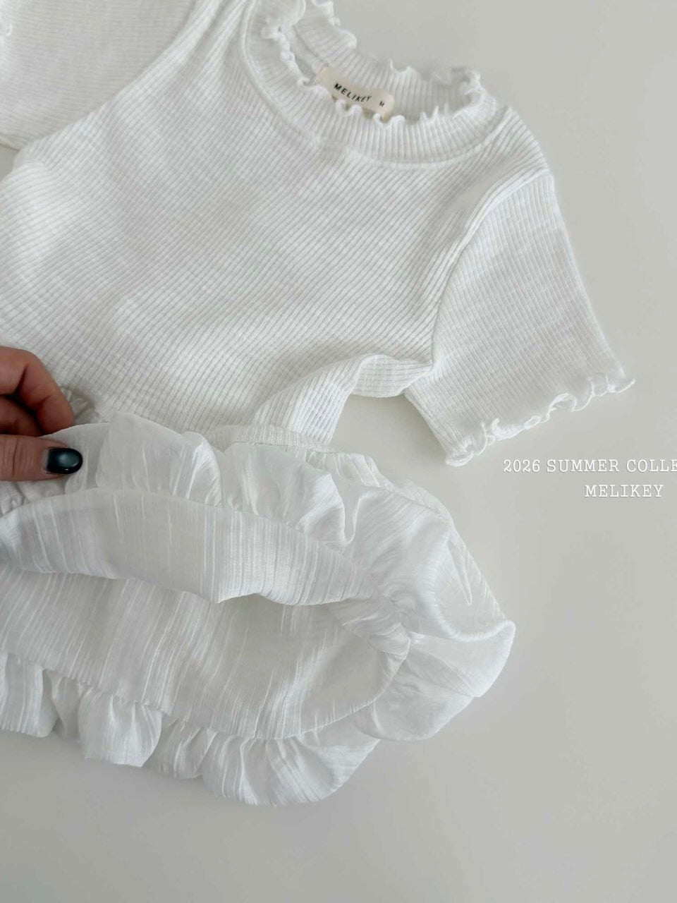 Bouncy ribbon T shirt