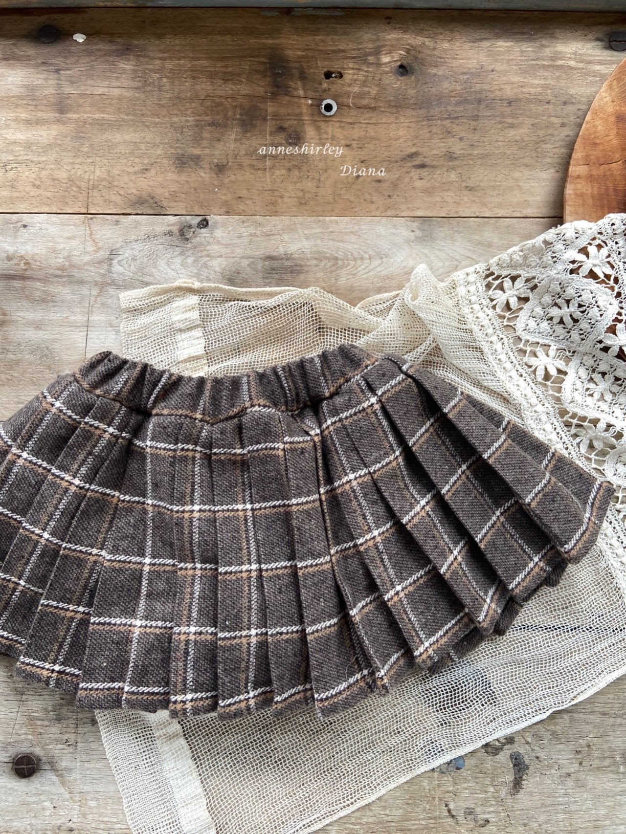 Diana pleated skirt